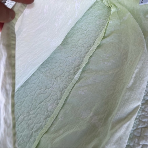 Yves Delorme French Floral Quilted Euro Sham White Mint Green Scallop Edge GUC - Picture 8 of 11